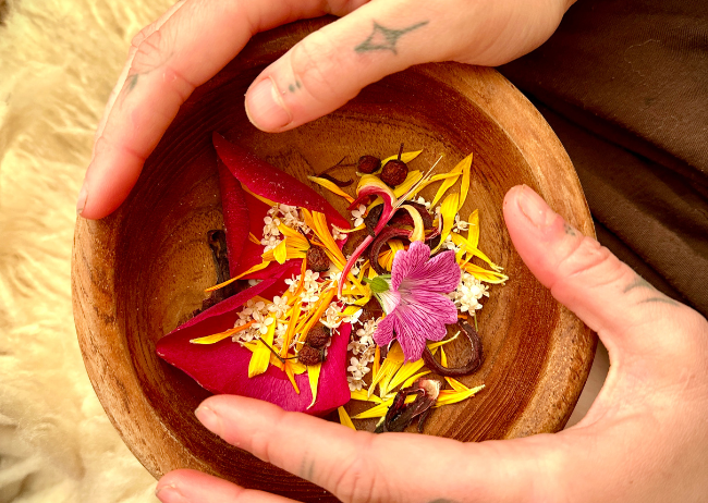 hands-bowl-flower